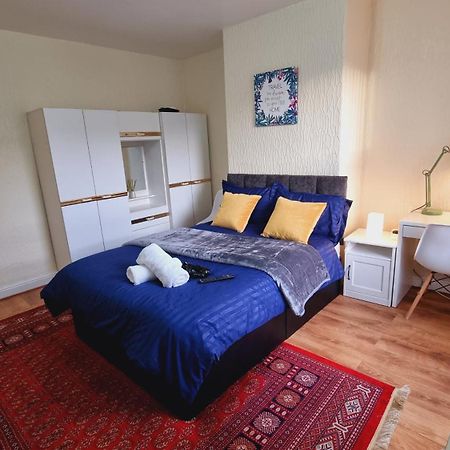 Bright Sunny, Double Bed With Garden, Tv And Wi-Fi Hotell Leeds  Eksteriør bilde