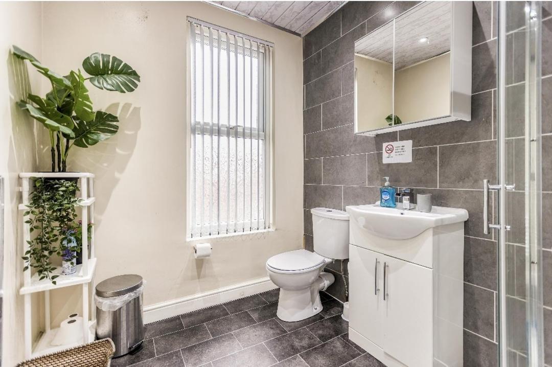 Bright Sunny, Double Bed With Garden, Tv And Wi-Fi Hotell Leeds  Eksteriør bilde