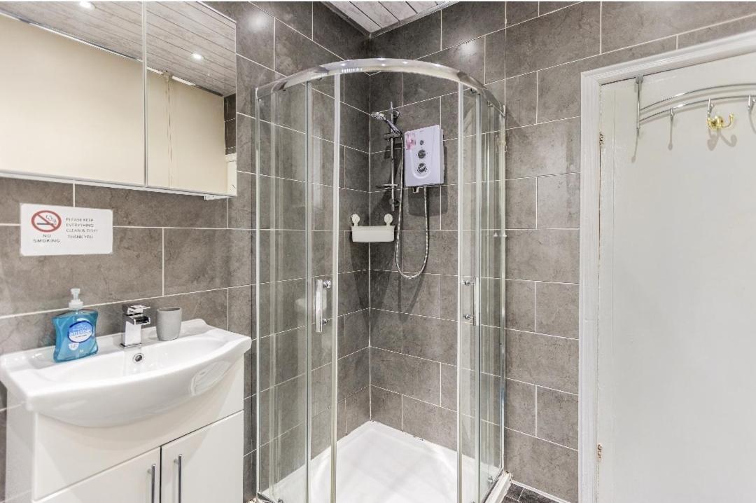 Bright Sunny, Double Bed With Garden, Tv And Wi-Fi Hotell Leeds  Eksteriør bilde